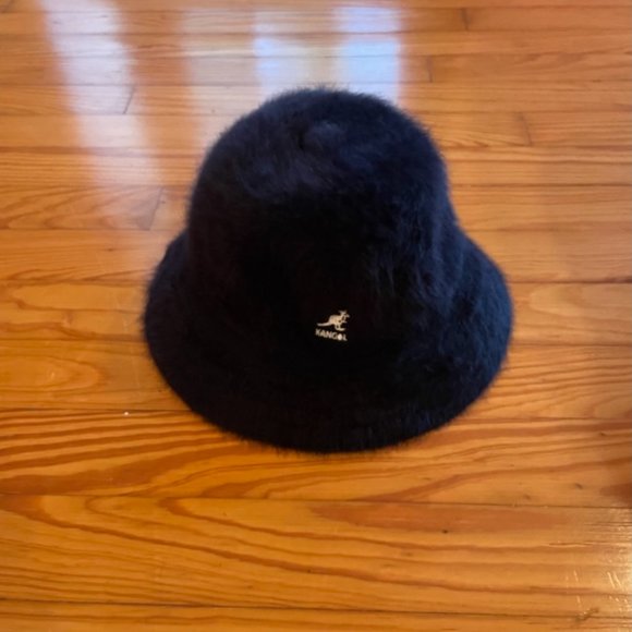 Kangol Black Faux Fur Bucket Hat - Picture 2 of 2